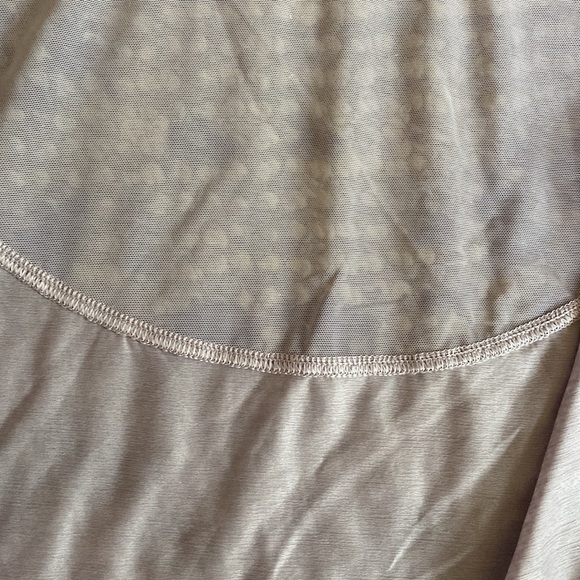 Lululemon Tank with built in bra - Picture 4 of 11